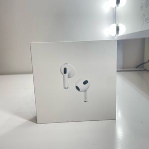Apple AirPods 3rd Generation charging case